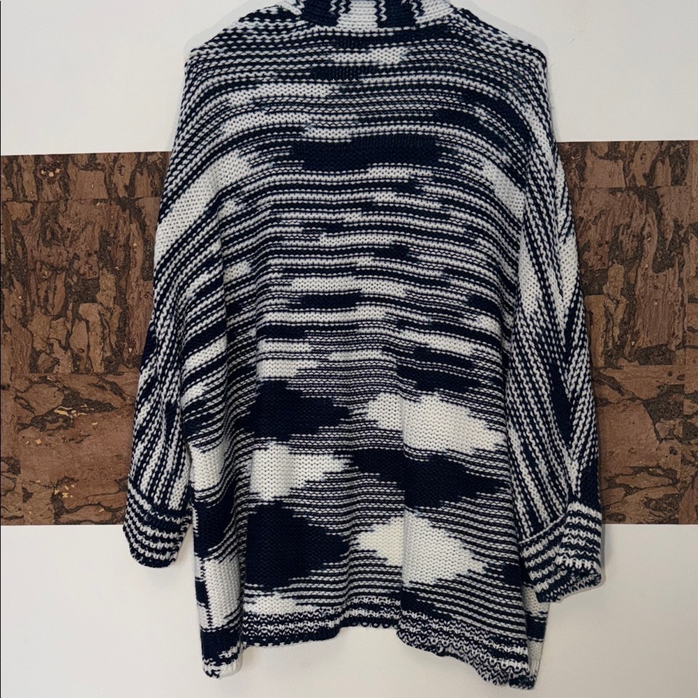 Alia Mixed Block Pattern Navy & White Knit Cardigan Soft Comfortable π« - Picture 4 of 5